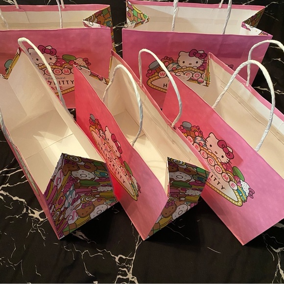 6 Hello Kitty Cafe Las Vegas Shopping Gift Bags - Picture 6 of 7